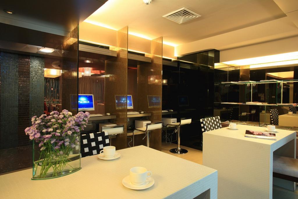 In One City Inn Taichung Exterior photo