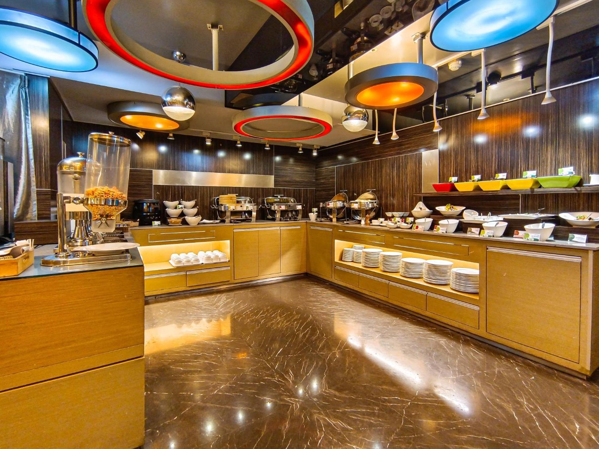 In One City Inn Taichung Exterior photo
