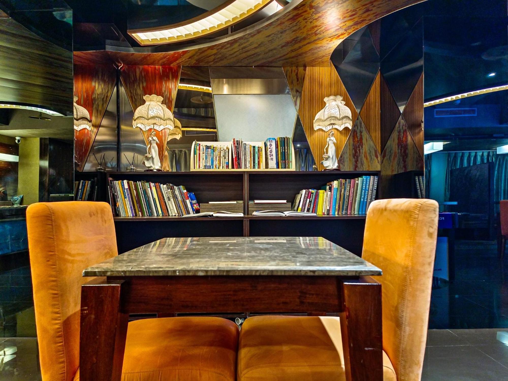 In One City Inn Taichung Exterior photo