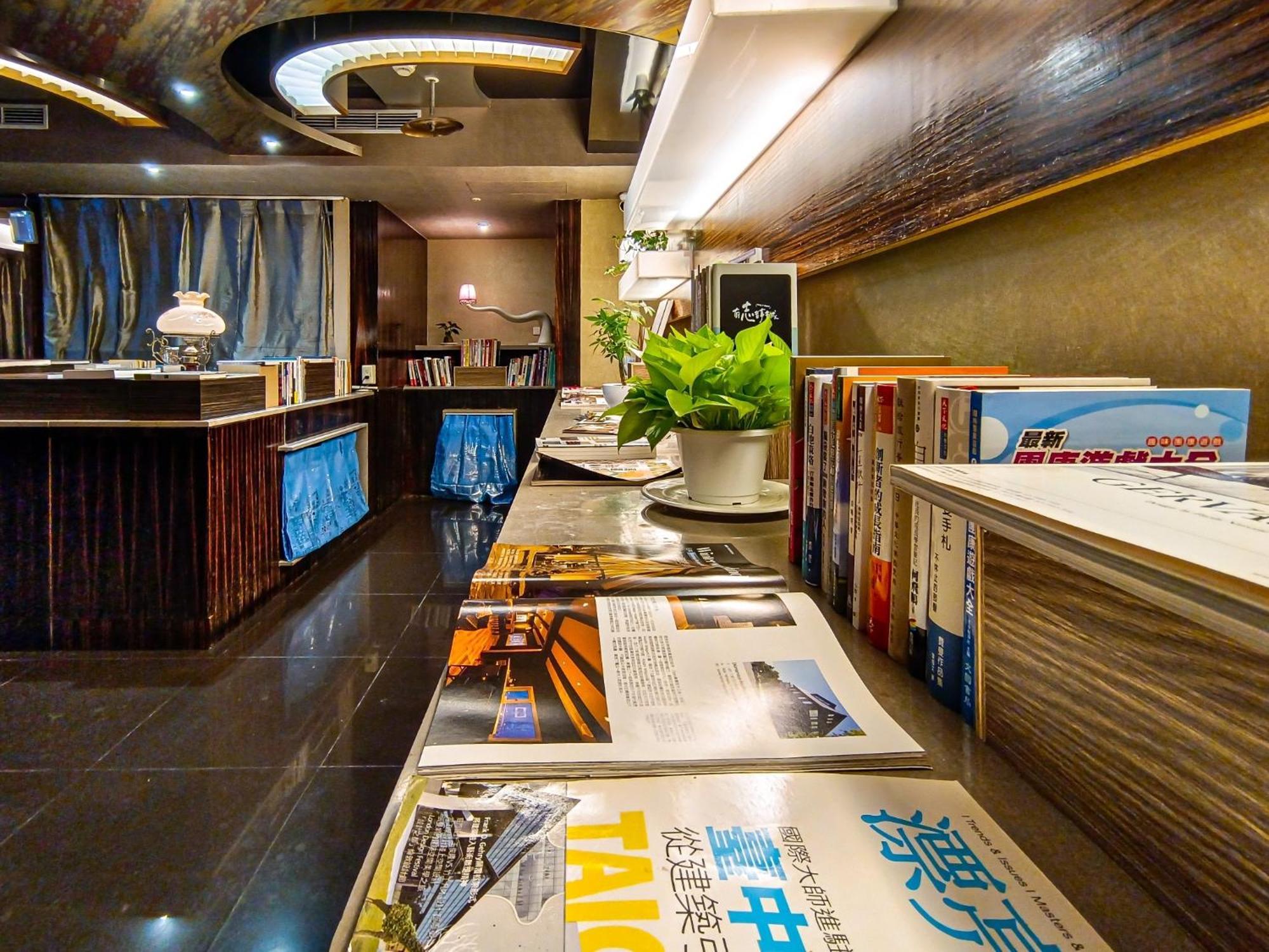 In One City Inn Taichung Exterior photo