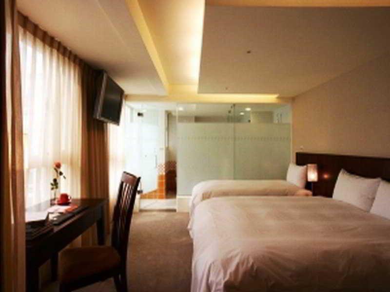 In One City Inn Taichung Exterior photo