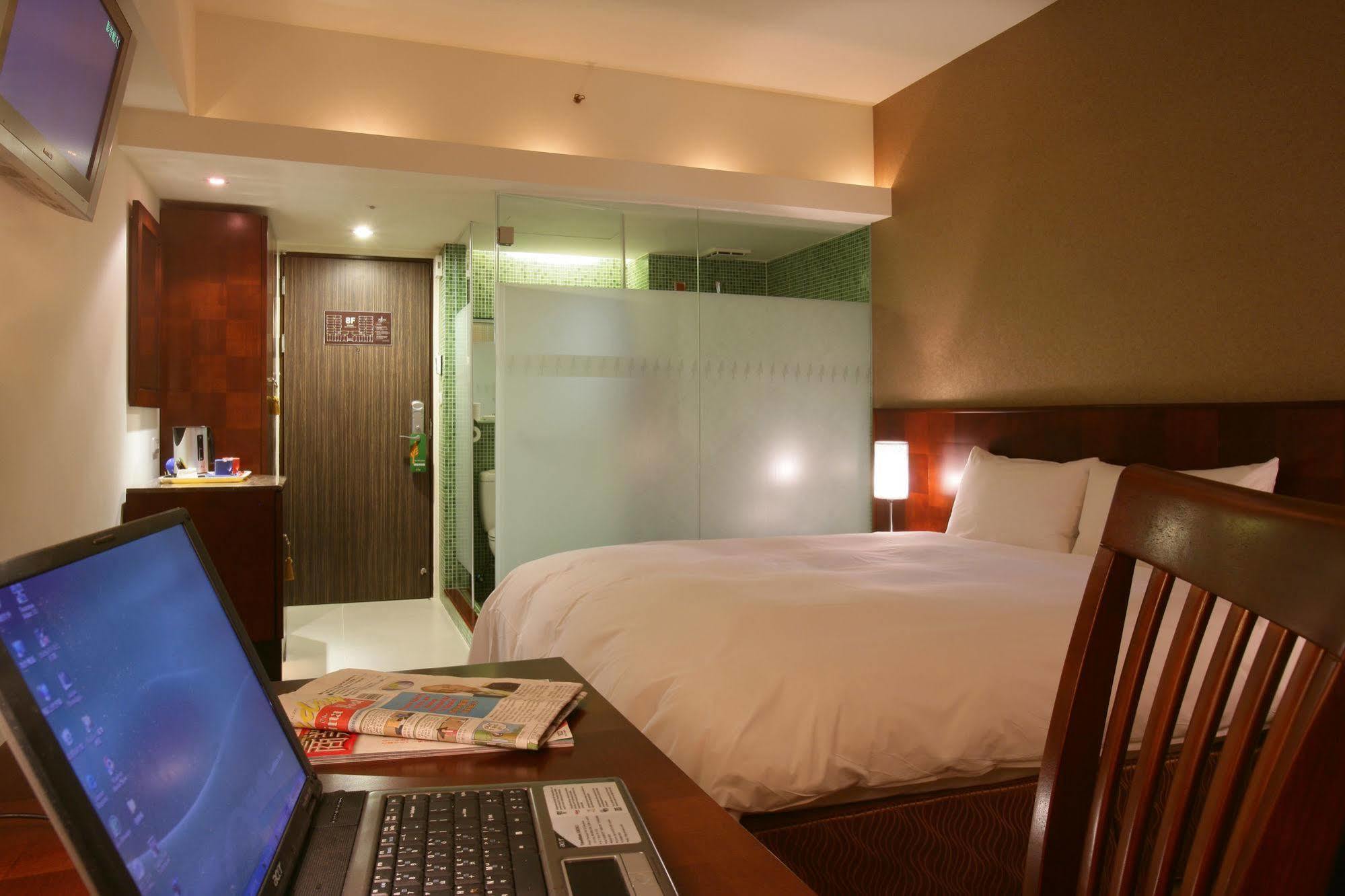 In One City Inn Taichung Exterior photo