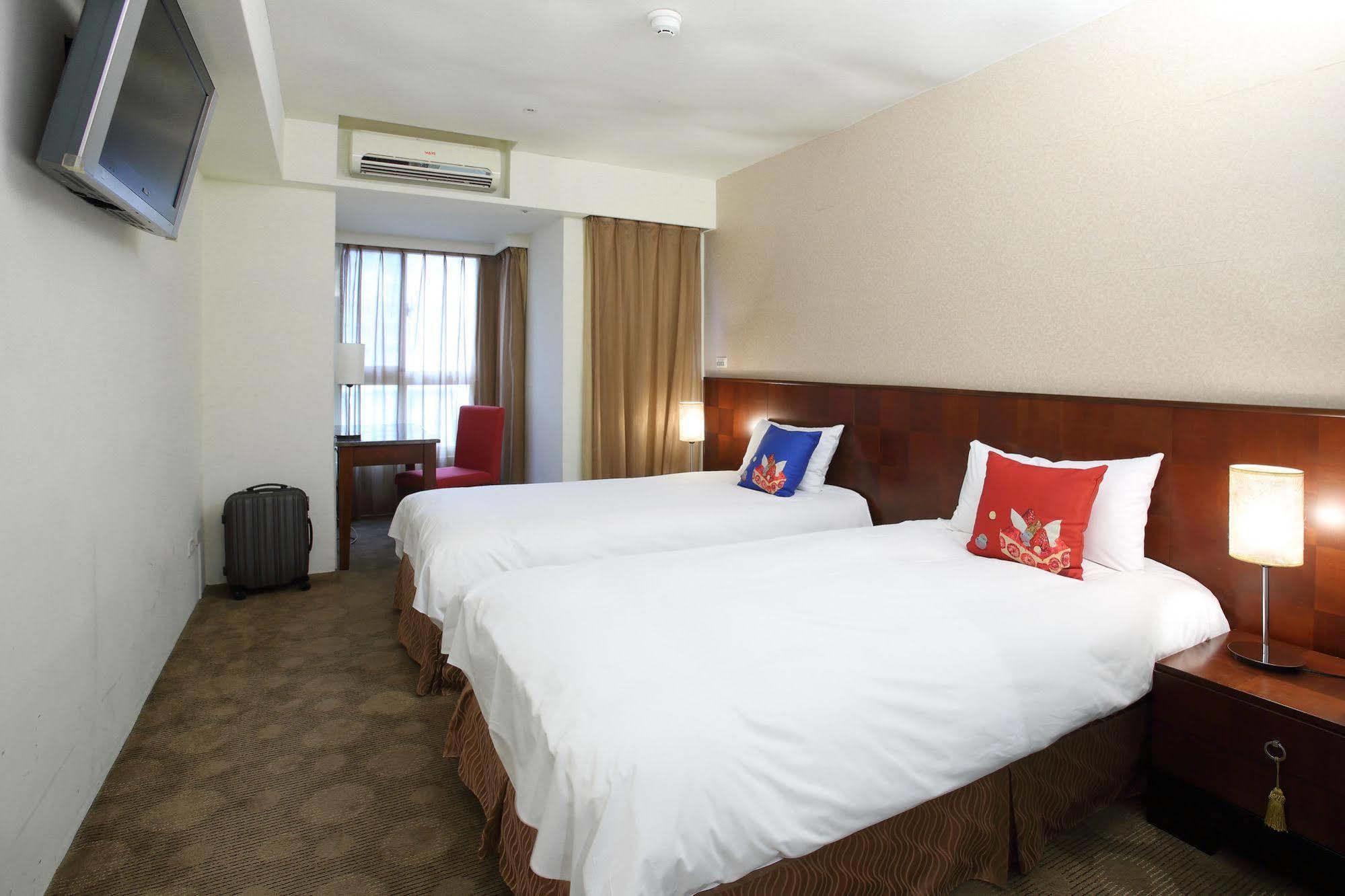 In One City Inn Taichung Exterior photo