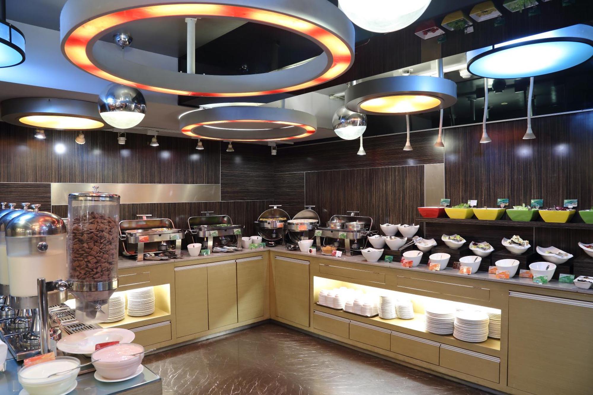 In One City Inn Taichung Exterior photo