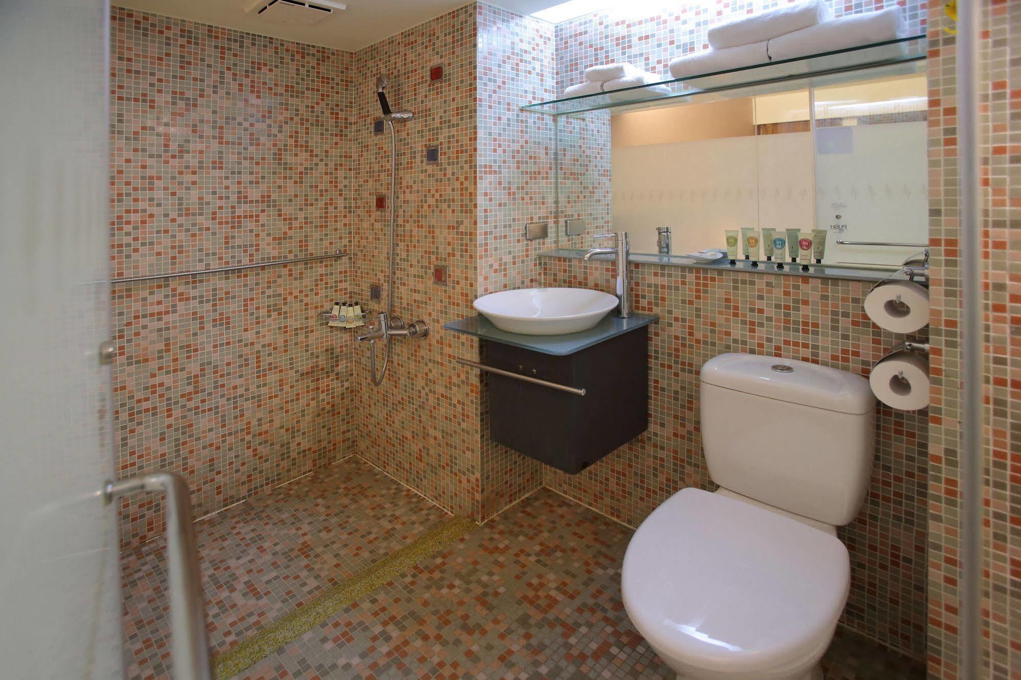 In One City Inn Taichung Exterior photo