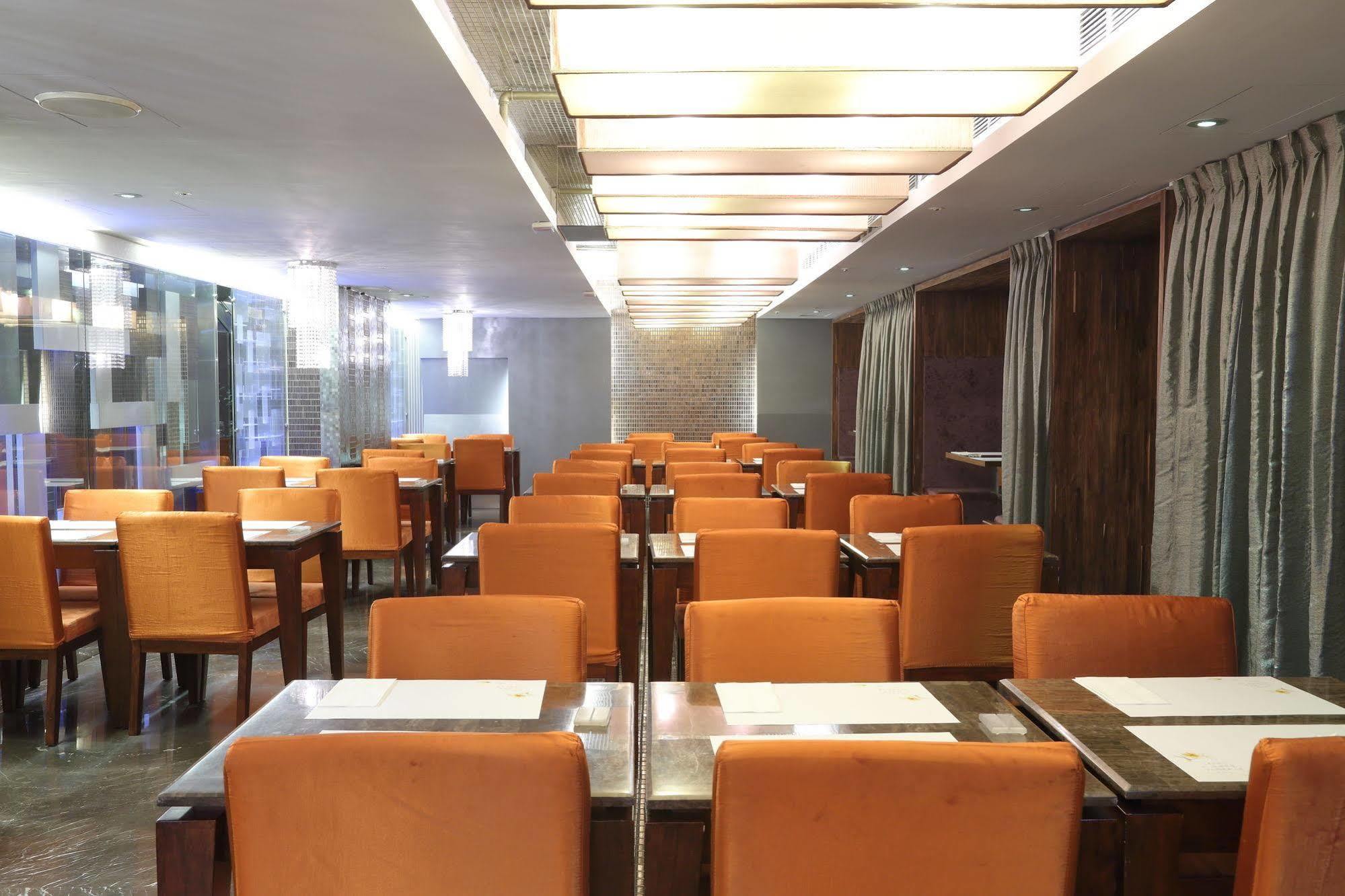 In One City Inn Taichung Exterior photo